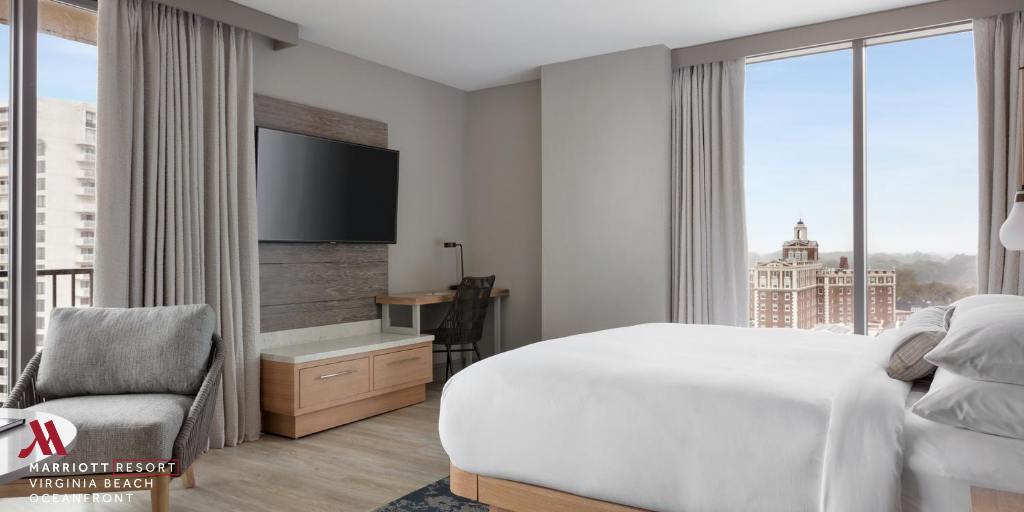 #Luxurious &amp; cozy. Is there any other way you'd rather spend your #getaway? ✨ Book a Junior Suite at fal.cn/JuniorSuite.

✶ Includes 1 king + sofa bed and unforgettable ocean view