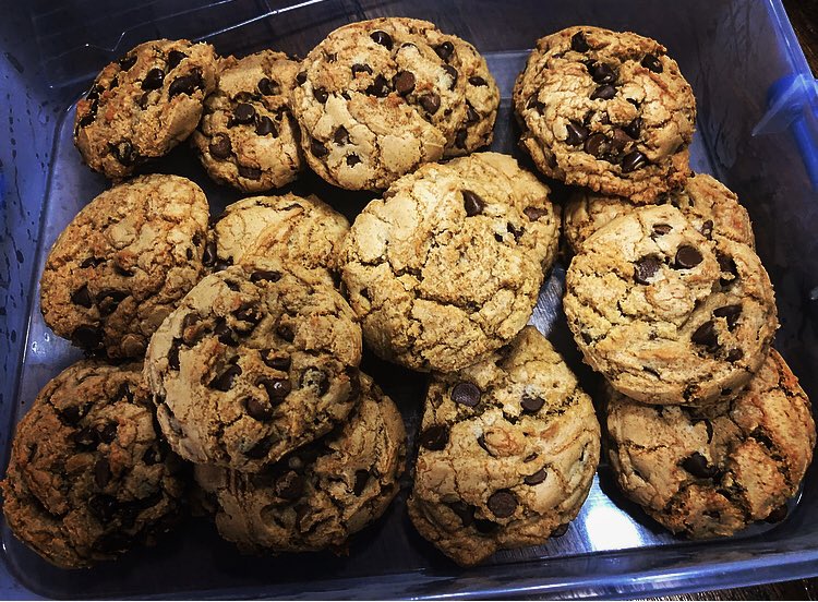Damacmuzik's tweet photo. Da final product. Who wants some cookies? 🍪 #dabaker https://t.co/W6uKTdeRjy