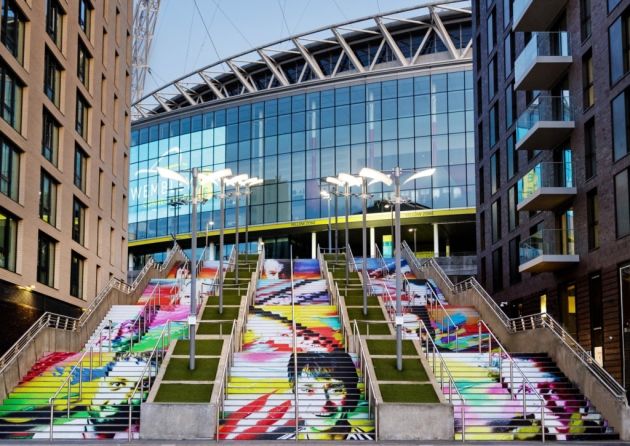 andydixontd's tweet photo. #Scene2Loves the beautiful new art on the Spanish Steps at Wembley Park ๐
โ โ
โOne in Fourโ, by spray can artist Frank Styles now adorns the steps, in partnership with @mindcharity and highlights the importance of looking after your mental health and wellbeing.
@QuintainLtd https://t.co/QkcfJao1Ww