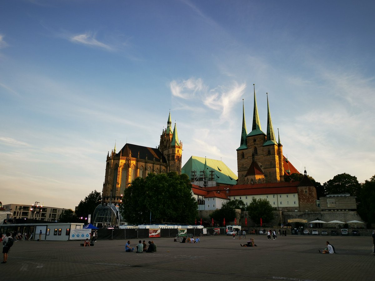 ulicactus's tweet photo. ... Das Festspiel zu erwarten.
Vorfreude vor den Domstufen. Endlich wieder Kultur ❤️

#erfurt
#erfurtmeineheimat
#domstufenfestspiele
#haageontour
#haagelife https://t.co/u8KRT8mSEx