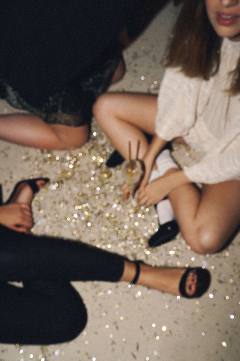 She's Not Afraid | Leo, Aquarius𝐒𝐡𝐞'𝐬 𝐧𝐨𝐭 𝐚𝐟𝐫𝐚𝐢𝐝 𝐨𝐟 𝐚𝐥𝐥 𝐭𝐡𝐞 𝐚𝐭𝐭𝐞𝐧𝐭𝐢𝐨𝐧𝐒𝐡𝐞'𝐬 𝐧𝐨𝐭 𝐚𝐟𝐫𝐚𝐢𝐝 𝐨𝐟 𝐫𝐮𝐧𝐧𝐢𝐧𝐠 𝐰𝐢𝐥𝐝𝐇𝐨𝐰 𝐜𝐨𝐦𝐞 𝐬𝐡𝐞'𝐬 𝐬𝐨 𝐚𝐟𝐫𝐚𝐢𝐝 𝐨𝐟 𝐟𝐚𝐥𝐥𝐢𝐧𝐠 𝐢𝐧 𝐥𝐨𝐯𝐞?