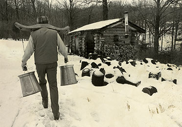 WCArchivesNY's tweet photo. Maple sugaring at Ward Pound Ridge Reservation 
(Think cool thoughts!)
#ThrowbackThursday #MyWestchester https://t.co/TbXzNXUav9