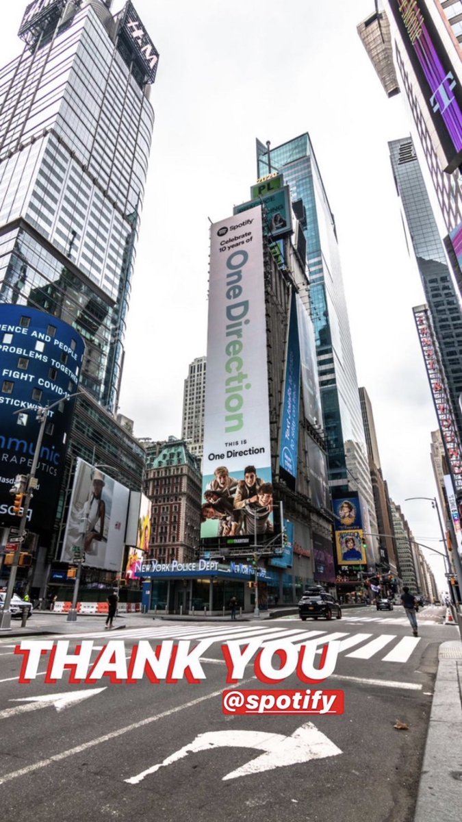 Team Louis News There S A Billboard About One Direction In Times Square To Celebrate 10yearsof1d C Onedirection