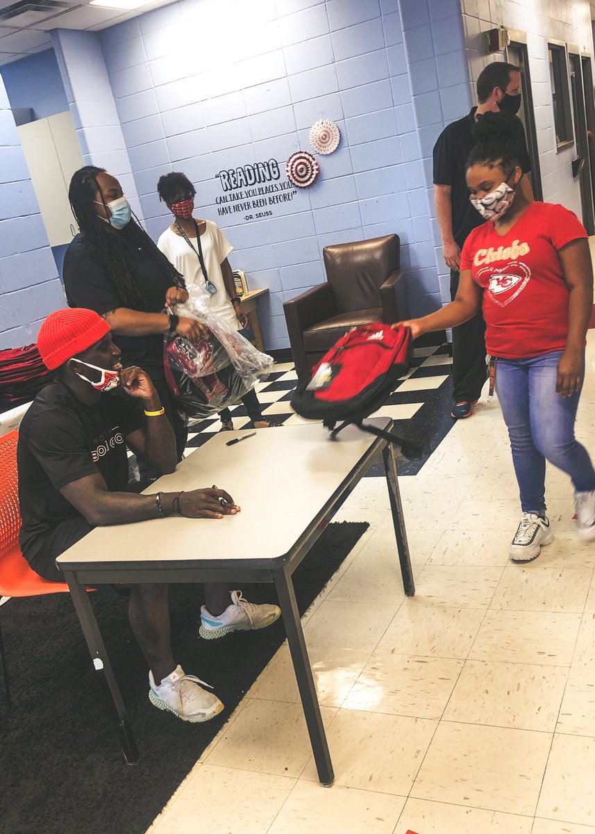 maloneinkc's tweet photo. Shoutout to @cheetah of the @Chiefs for coming through @HelpKCKids with backpacks and time with kids! #helpkckids #runitback https://t.co/egdZ0iGK9O