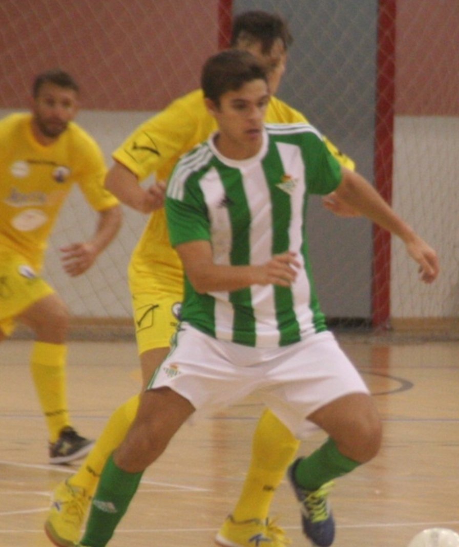 chicote8's tweet photo. Capitán,solo puedo tener palabras de agradecimiento hacia ti. Has defendido "a muerte" ese bendito escudo desde tu primer día hasta el último.
Te deseo lo mejor en esa gran aventura en la PRIMERA DIVISION INGLESA.
Que tu señor de San Gonzalo te cuide.
Gracias x todo.
@DBernardo8 https://t.co/i8XBObTIa2