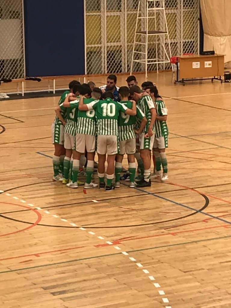 chicote8's tweet photo. Capitán,solo puedo tener palabras de agradecimiento hacia ti. Has defendido "a muerte" ese bendito escudo desde tu primer día hasta el último.
Te deseo lo mejor en esa gran aventura en la PRIMERA DIVISION INGLESA.
Que tu señor de San Gonzalo te cuide.
Gracias x todo.
@DBernardo8 https://t.co/i8XBObTIa2