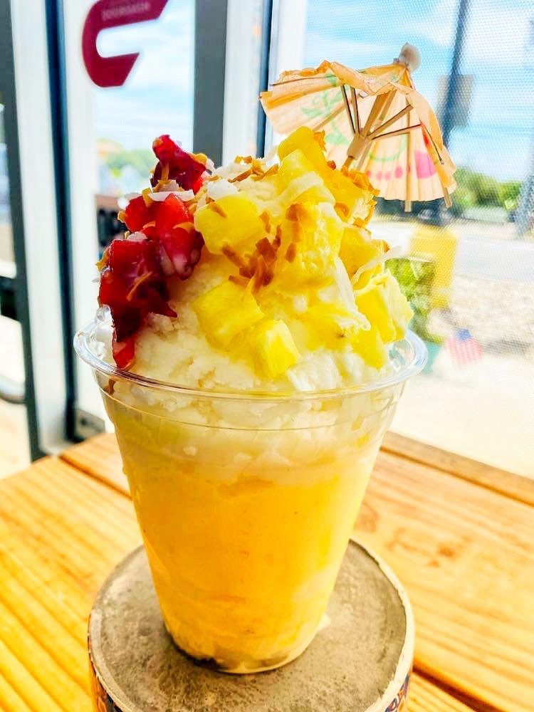 elsenorsnow's tweet photo. Our popular Shaved Ice Creation layers tropical fruity flavors to take you Coco-Heaven!

Made with Coconut &amp; Pineapple Shaved Ice, Fresh Pineapple &amp; Strawberries🍓, Sweet Milky Sauce, Sweet Roasted Coconut 🥥

#cocoheaven #purosanantonio #sanantoniofood #sanantonioeats #safoodie https://t.co/7NlwcgjMry