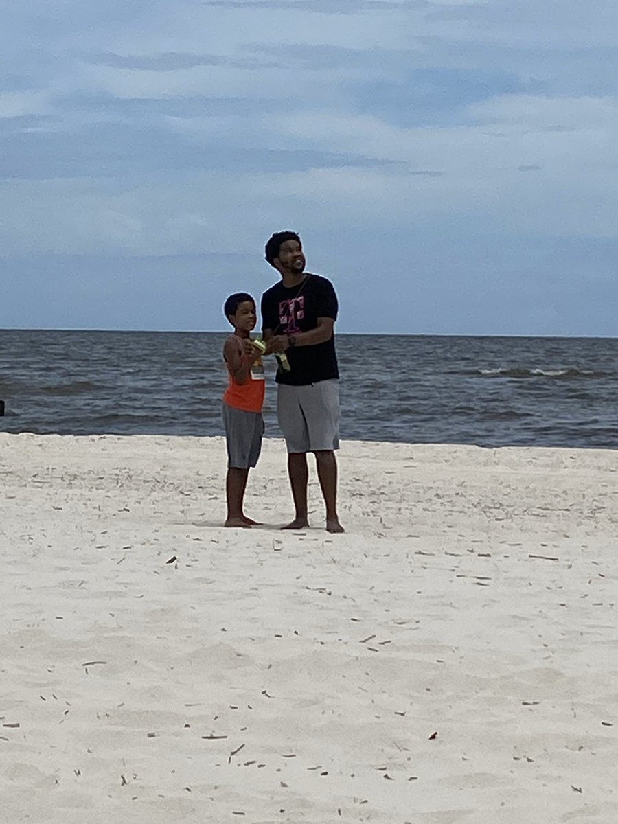 Desmond Noah tweet media