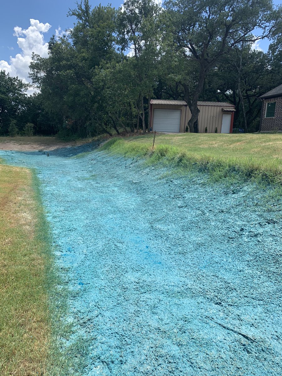 len0killer's tweet photo. Just busted a huge load all over the yard! #BlueGoo https://t.co/uNgdAX8YFj