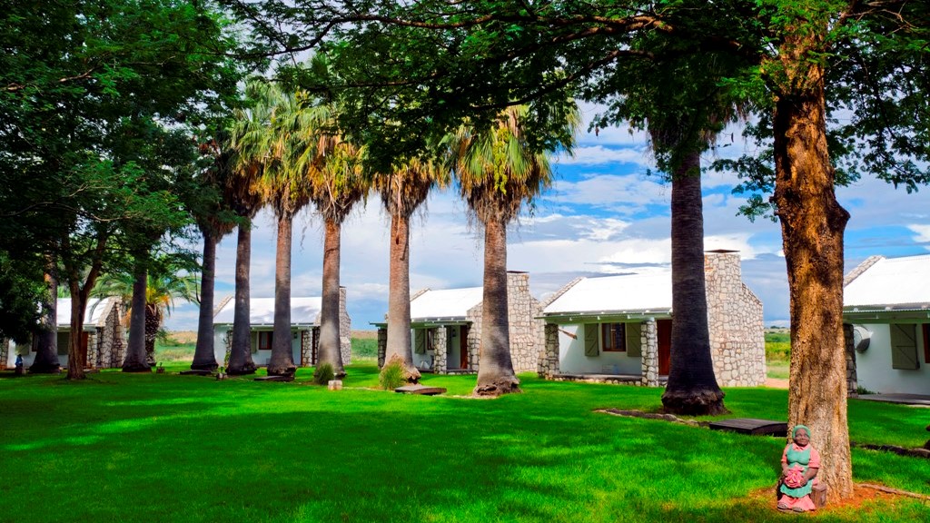 elenatravelnam's tweet photo. Gondwana Kalahari Farmhouse in Stampriet area
#Dronesberg #KalahariFarmhouse #Africa #DroneNamibia #NamibwebCom #ExploringNamibiaTV #GondwanaNamibia #YouTubeVideoNamibia #BlogNamibia #Stampriet https://t.co/jyAalsULko