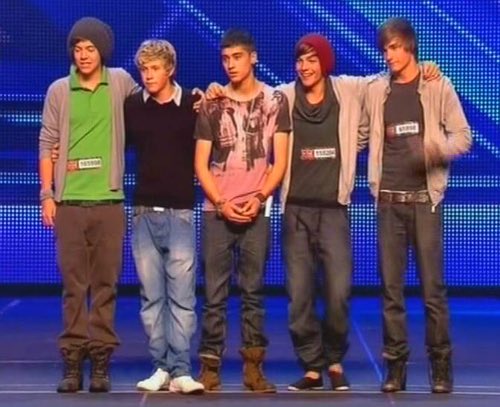 dojakamuse's tweet photo. HAPPY #10YearsOfOneDirection https://t.co/k8SiBRpLsn