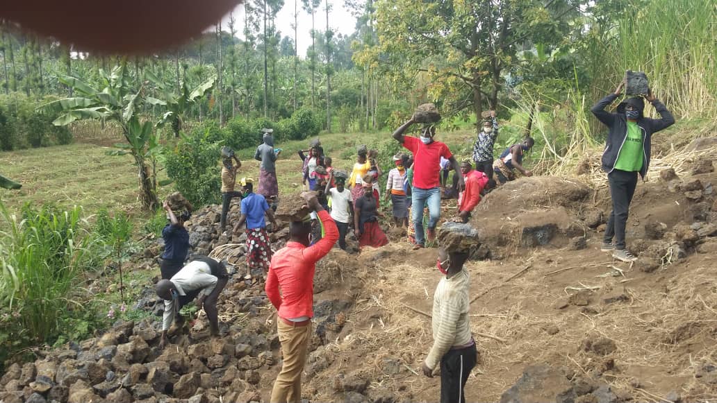 JdlCroix1's tweet photo. Mwakoze rurubyiruko rwa @BureraDistrict ,mu Murenge #Cyanika ku muganda mwakoze wo Kubaka Ibyumba by'amashuri GS #Butete.
Aya mashuri ni ayanyu, ni ayacu, Niwo murage ukwiye!
👍The future is not something we enter into, it is something we create ! @gatjmv @ashyaka @RMbabazi https://t.co/G1ybc5Tr4p