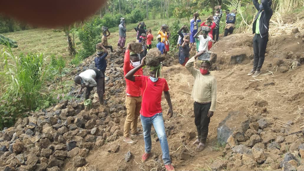 JdlCroix1's tweet photo. Mwakoze rurubyiruko rwa @BureraDistrict ,mu Murenge #Cyanika ku muganda mwakoze wo Kubaka Ibyumba by'amashuri GS #Butete.
Aya mashuri ni ayanyu, ni ayacu, Niwo murage ukwiye!
👍The future is not something we enter into, it is something we create ! @gatjmv @ashyaka @RMbabazi https://t.co/G1ybc5Tr4p