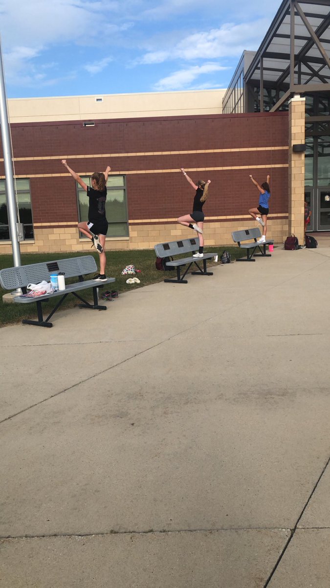 IndeeCheer's tweet photo. Putting in the work so we can be ready when we can stunt!! #drillsequalskills #indeepride https://t.co/JGP2wj1z3V