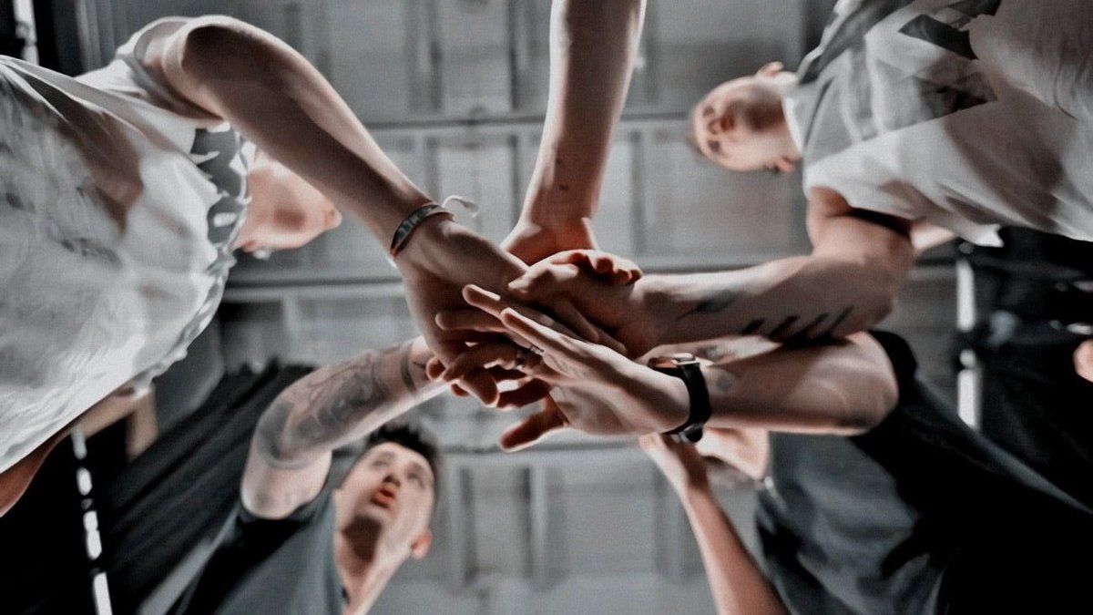 quirkyhoranges's tweet image. July 23, 2010 8.22 pm
Happy 10 Years #ThankYouOneDirection