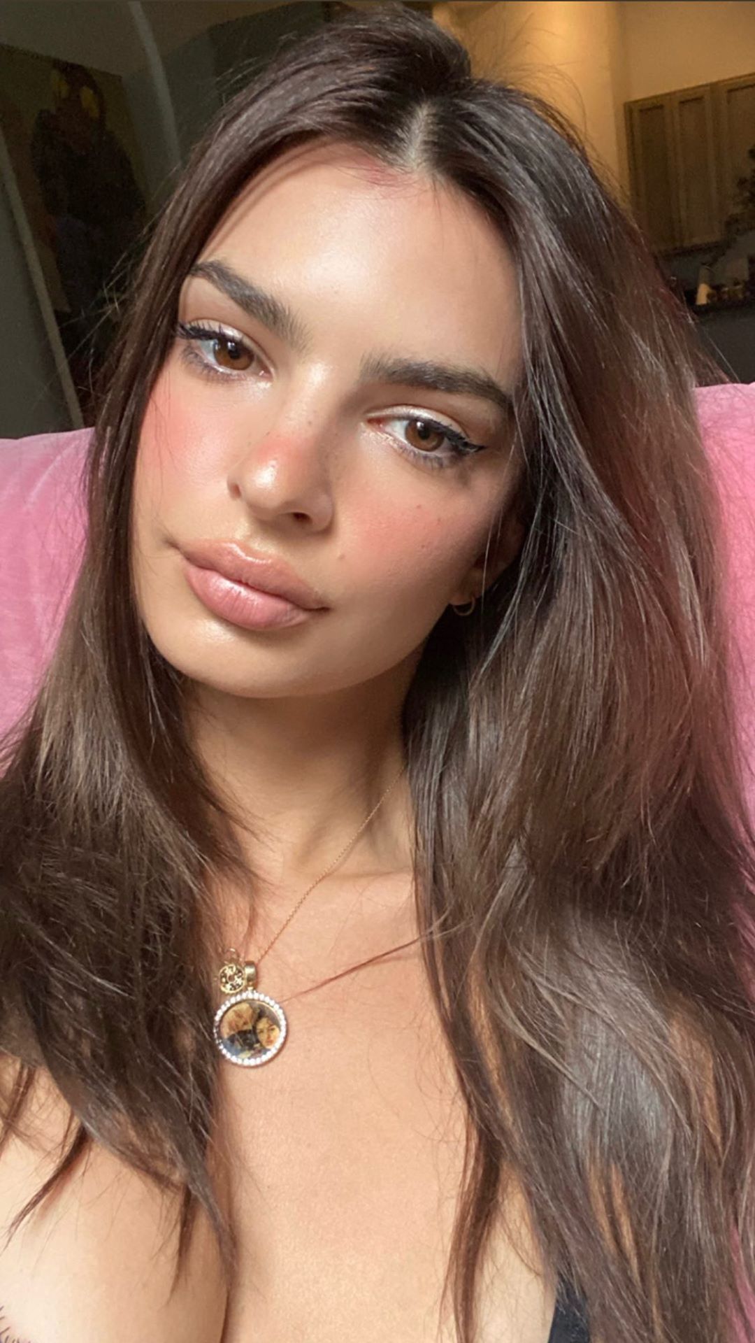 Hinh anh Emily Ratajkowski: Kem dưỡng Eucerin Aquaphor Soothing Skin Balm 1