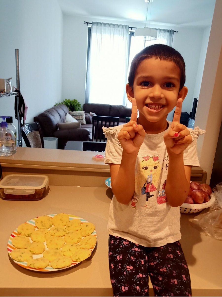 PoojaSardana12's tweet photo. When learning is fun, engaging and experienctial the learners become synonyms of outstanding excellence. Look our wonderful Yashaswani is doing just that ✨#LearningandThriving #GMASummerChallenge @26Dakshamehta @senresh @DxbModern https://t.co/HKr70E4Yve