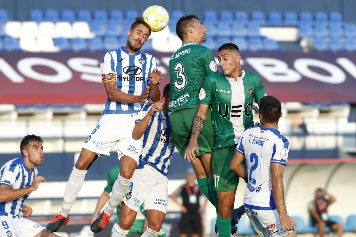 atleticbalears's tweet photo. 💦 PAUSA HIDRATACIÓN |

⏰ 77’ El equipo lo está dando todo en busca del gol ante un rival muy ordenado

|0-0| 🆚 @ue_cornella 

#ALASEGUNDA ⚪️🔵 https://t.co/KU25iZyrQc