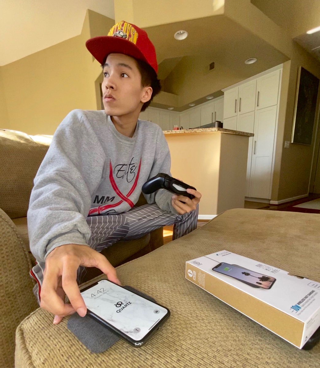 TonyLuu's tweet photo. Charge on contact⚡️📲 @nimbleforgood @Verizon #WirelessPad (PSN🎮ItsTonyLuu) https://t.co/io3JFL31KF