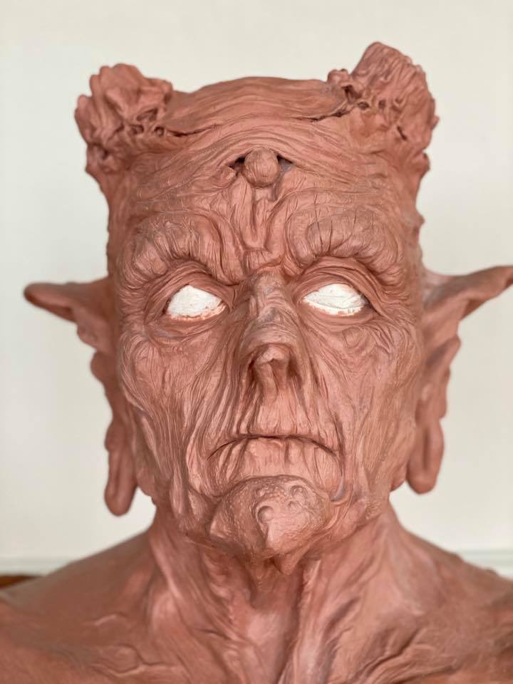 Baba Yaga sculpt finished and ready for mold making! 👊😍

#helsinglight #babayaga #fxartist #chavantclay #sweden