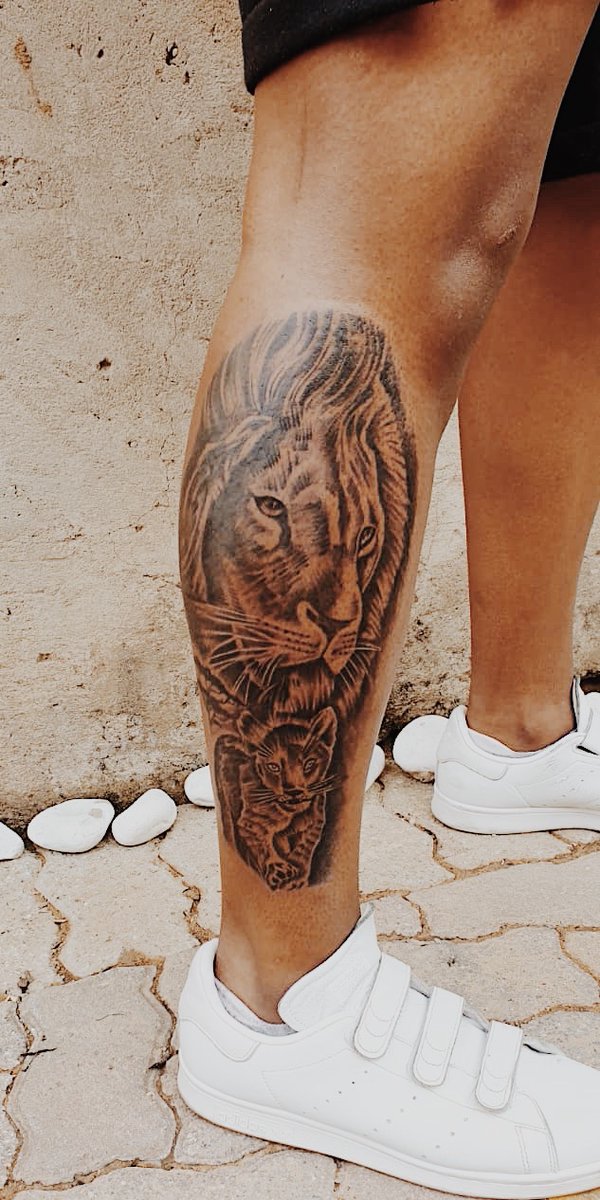 Ingonyama yama-Tshawe!!
Ah! BangiSizwe 
#xhosa #Gcaleka #lion