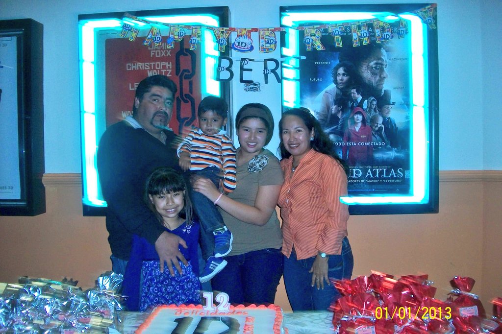 beregocar's tweet image. Bere Directioner tuvo su fiesta de cumpleaños de One Direction y en el cine 😂❤️🥳
#10YearsOf1D 
#onedirection10years 
#10YearsWithOneDirection