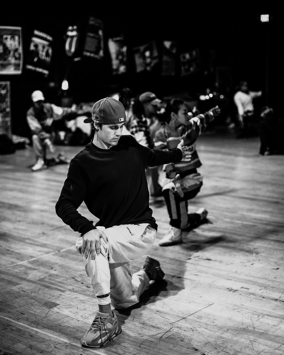 ferarribieber's tweet photo. JUSTIN BIEBER IS COMING TO SAVE THE MUSIC INDUSTRY https://t.co/MPSZQynSvq