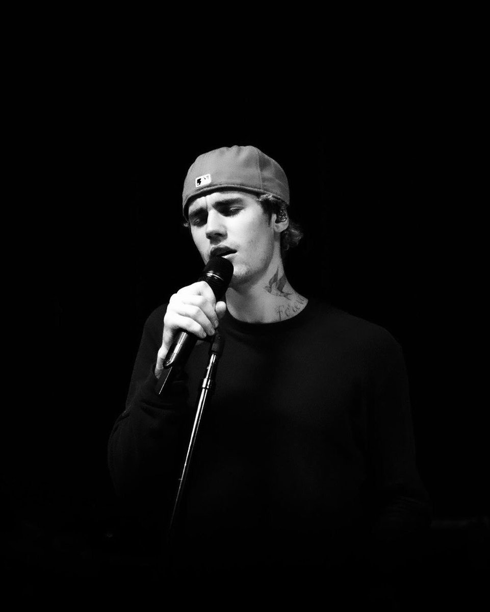 ferarribieber's tweet photo. JUSTIN BIEBER IS COMING TO SAVE THE MUSIC INDUSTRY https://t.co/MPSZQynSvq