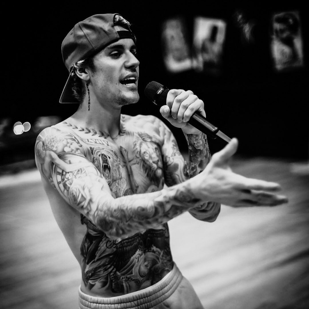 ferarribieber's tweet photo. JUSTIN BIEBER IS COMING TO SAVE THE MUSIC INDUSTRY https://t.co/MPSZQynSvq