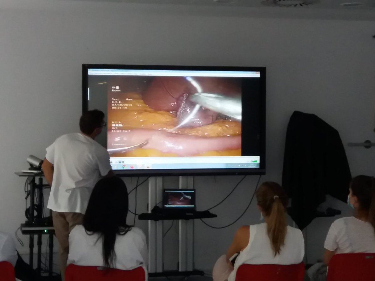 ArturoCirera's tweet photo. Excelente CURSO DE SUTURA DIGESTIVA Y CIRUGÍA DE LA OBESIDAD para #Residentes de #CirugíaGeneral 😷impartido en @vallhebron de la mano de @drvilallonga y @mbeisani. ¡Gracias @JNJInstitute! #SoMe4Surgery @aec_obesidad @secojoven @BariatricsSo https://t.co/SmmApB4bwI
