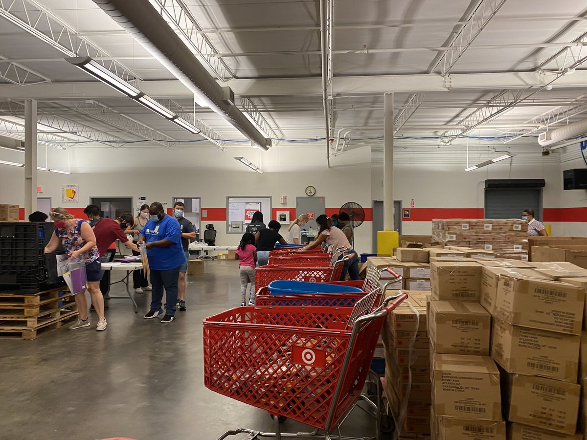 EmptyStocking's tweet photo. Thanks to our amazing volunteer this morning, another 1,210 metro Atlanta students will have school supplies this fall!! #VolunteersMakeTheDifference https://t.co/XPvrY3M4tP