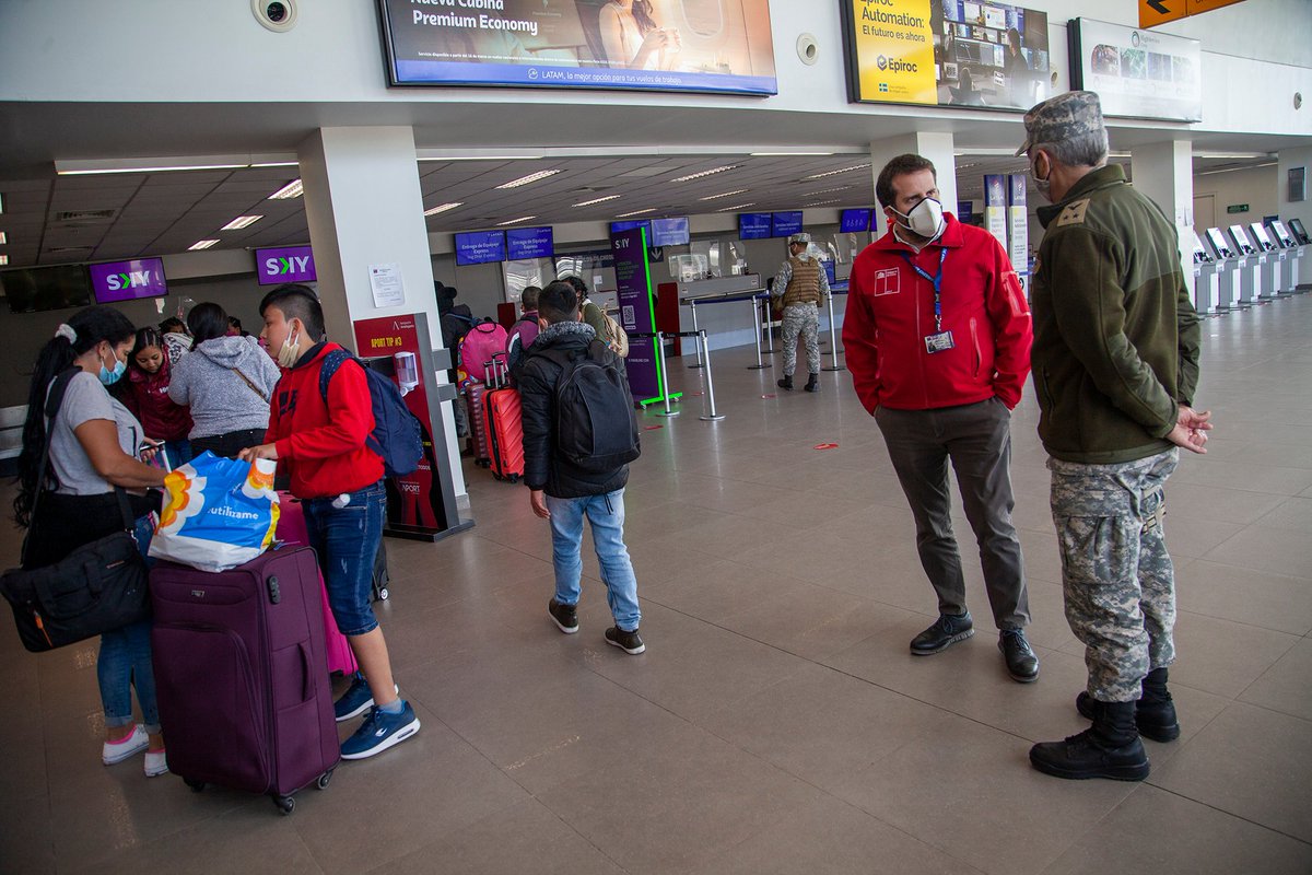 TeodoroRiberaN's tweet photo. Tercer vuelo de operativo conjunto financiado por @CPCchile y coordinado por Cancillerías ya está en ruta hacia Bogotá con cerca de 170 ciudadanos colombianos que regresan su país. Especiales agradecimientos a @GOREAntofagasta, Intendente @eeblancor y diputada @paulinanu https://t.co/VGOiriU97b