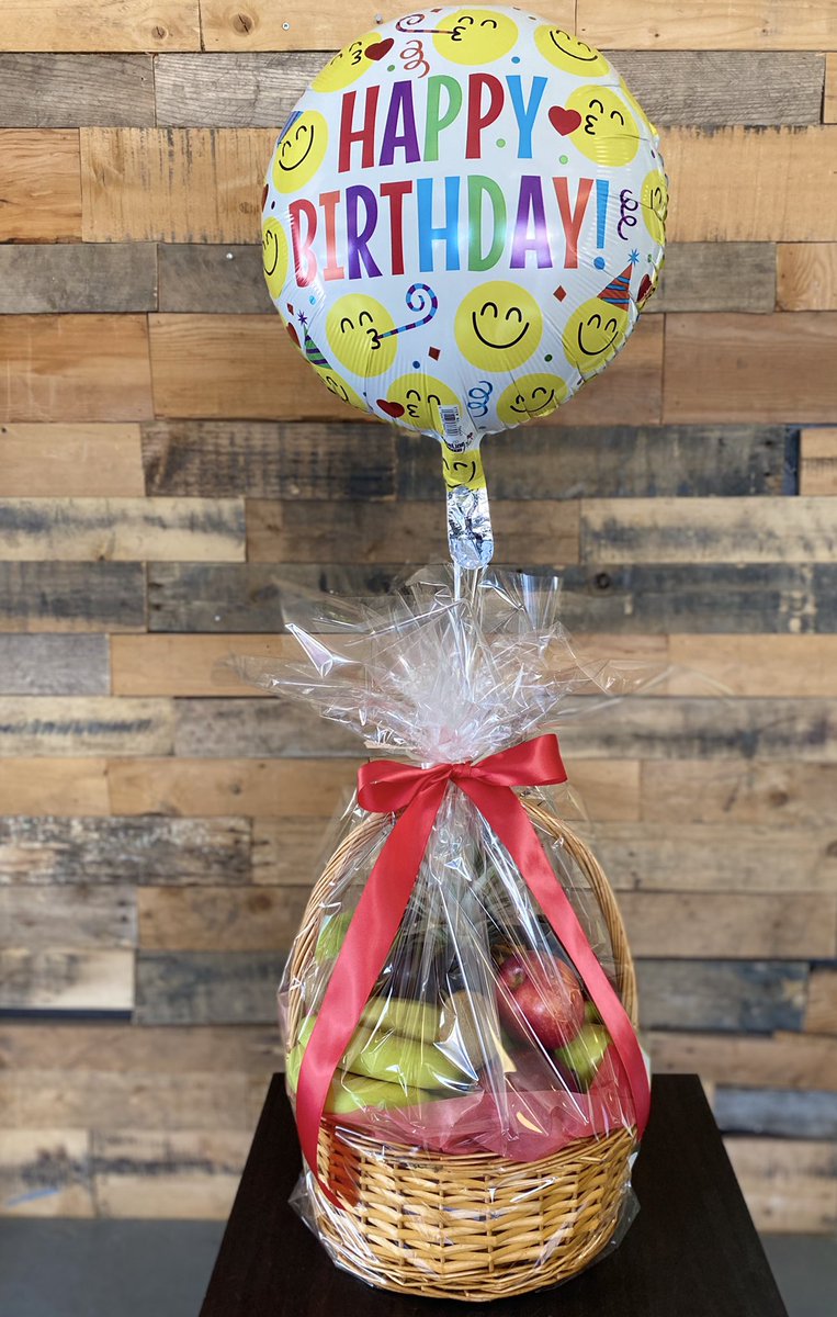 yahreni's tweet photo. Fruit basket going out today for a lucky recepient ❤️.     Don’t forget to follow us on Instagram                            ➡️ valleybloomsflorist https://t.co/knsV3J66DK