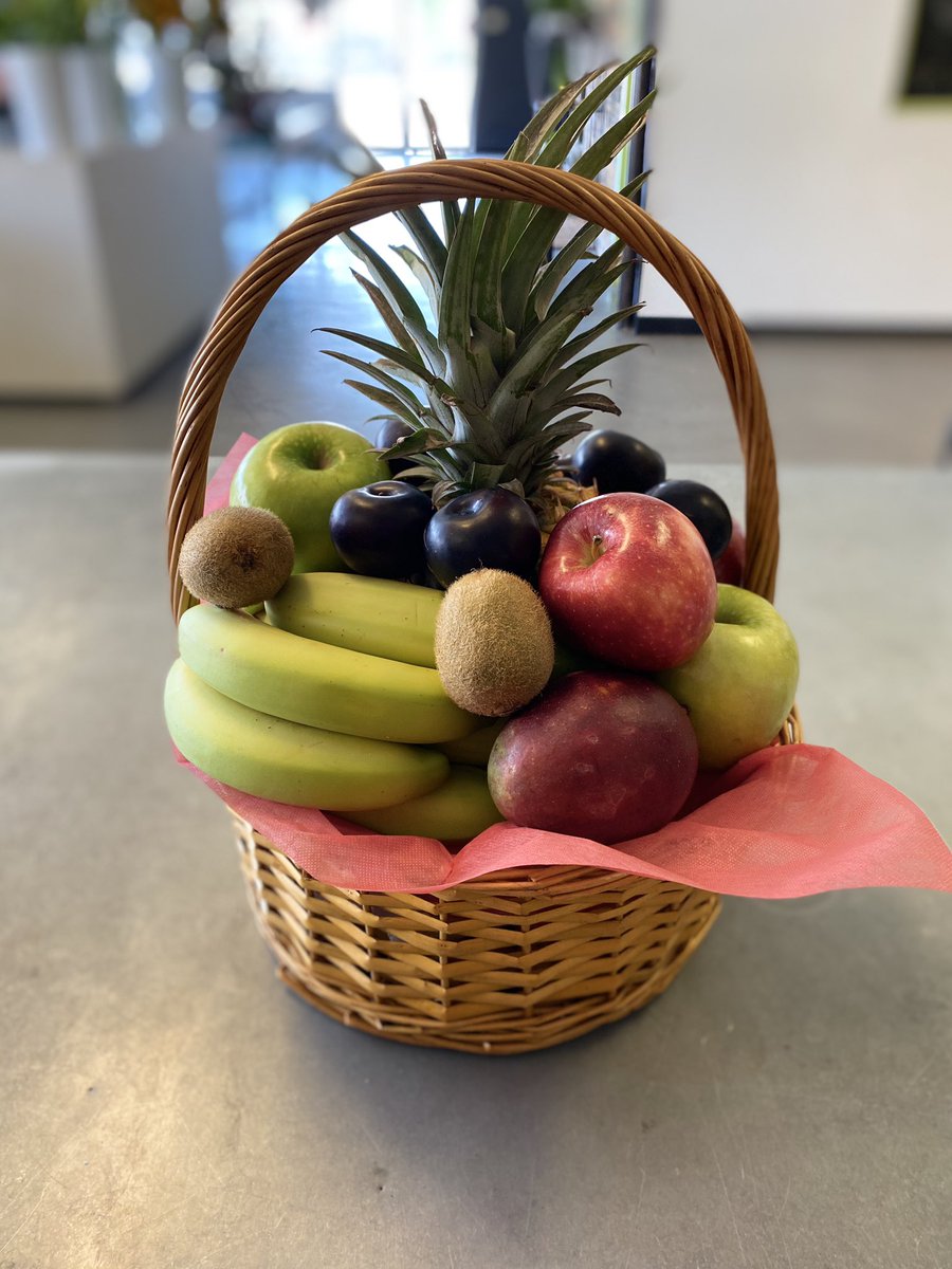 yahreni's tweet photo. Fruit basket going out today for a lucky recepient ❤️.     Don’t forget to follow us on Instagram                            ➡️ valleybloomsflorist https://t.co/knsV3J66DK