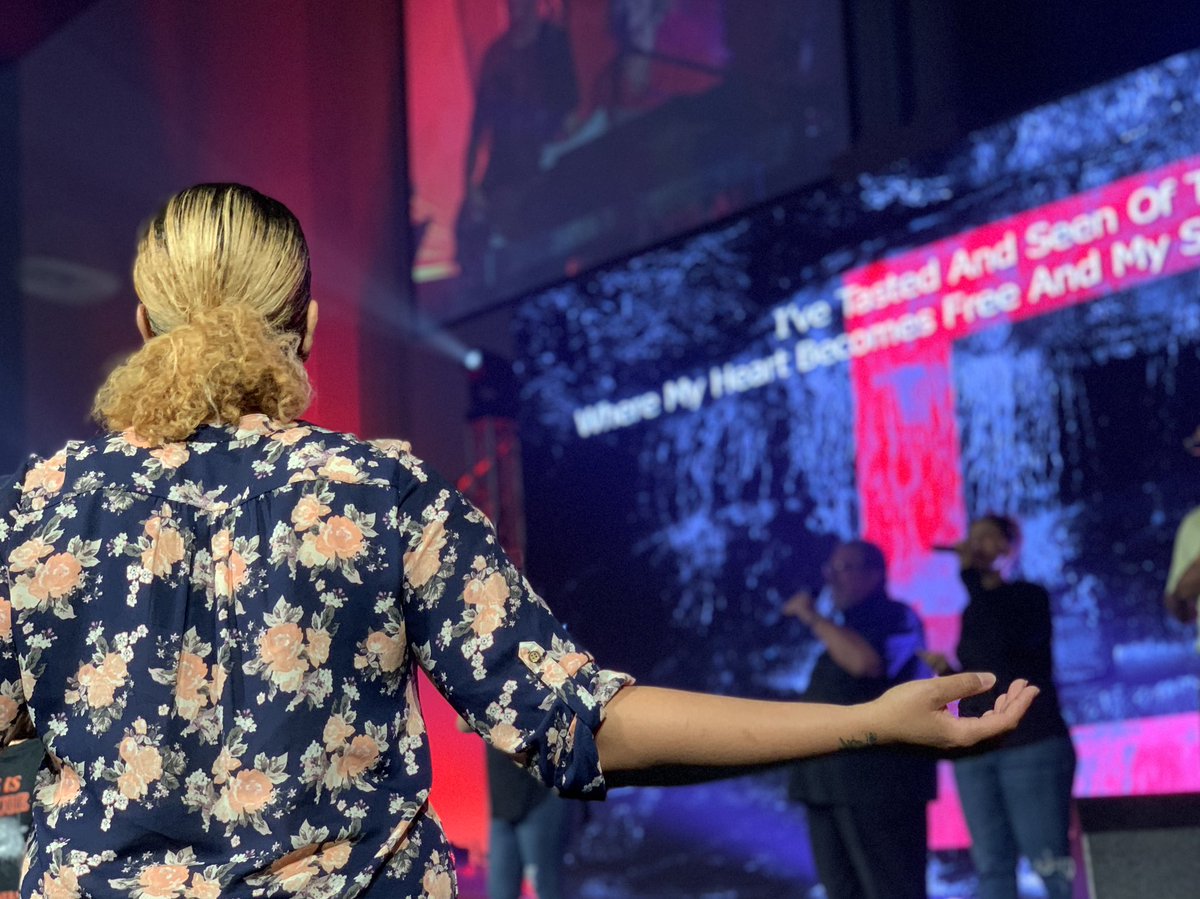 livingwaysa's tweet photo. Faith is surging @ Livingway!
A great night last night! A big thank you to the Livingway Dream Team & everyone who keep serving through it all!
We loved having everyone in the building & appreciate everyone engaging online!
#Livingway #Halftime #MDWK #theLC #Paparazzi https://t.co/UsHLKrI2zl