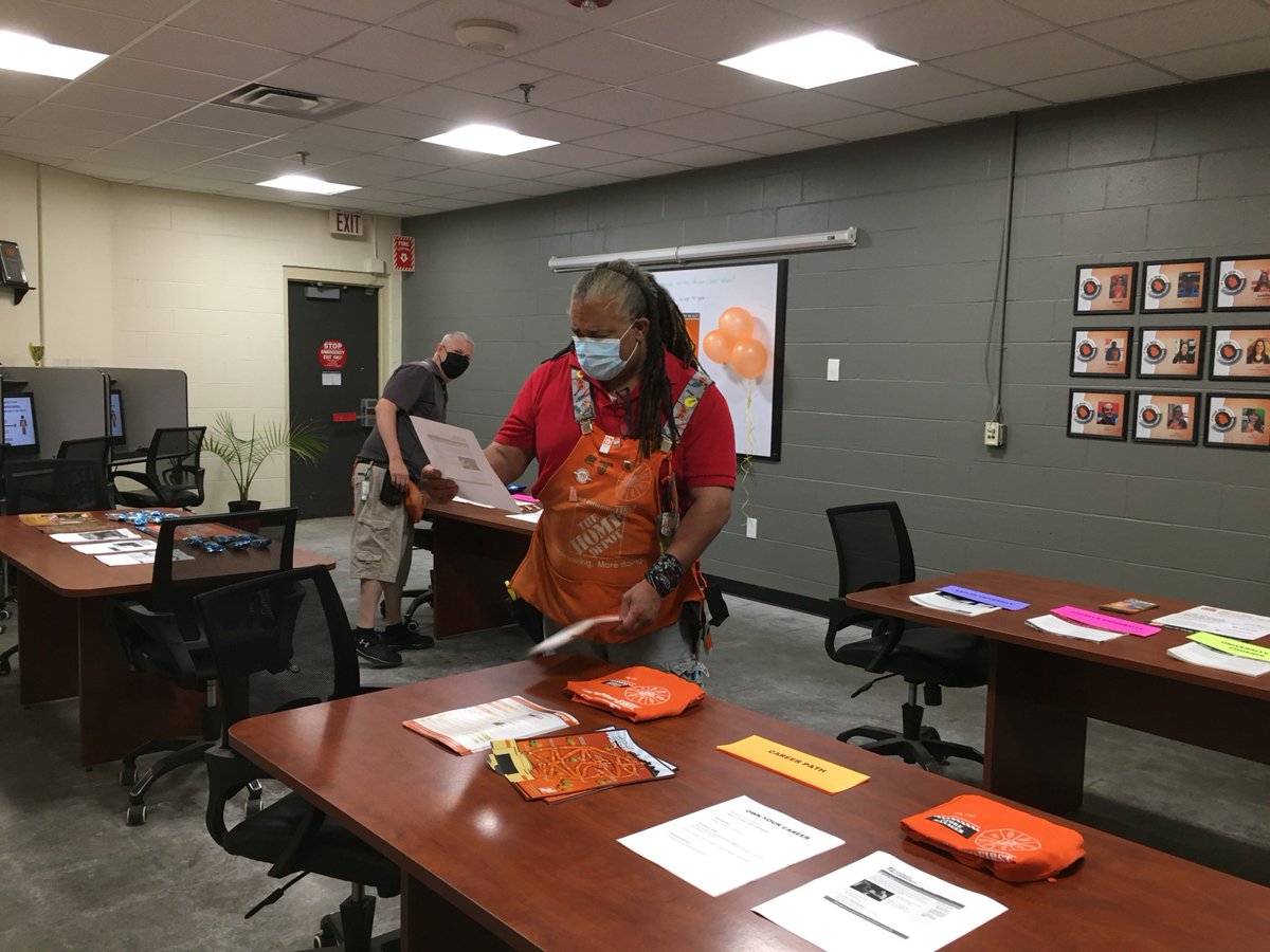 The Home Depot 6208 tweet media