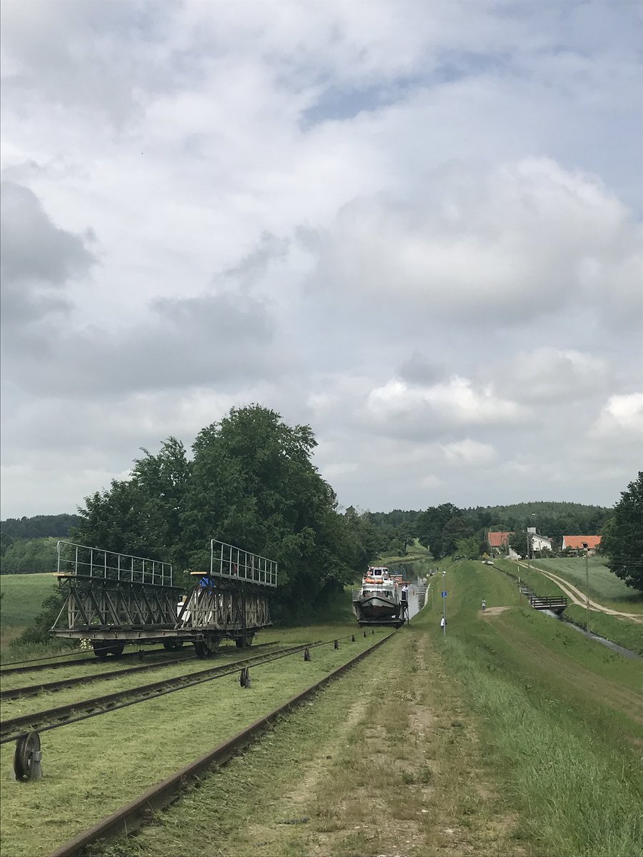 FreightlinerPL's tweet photo. Kto powiedział, że na torach to tylko pociągi?
#KanałElbląski - Pochylnia Kąty.
#OdkrywamyPolskę 😊 https://t.co/atPzRiEskQ