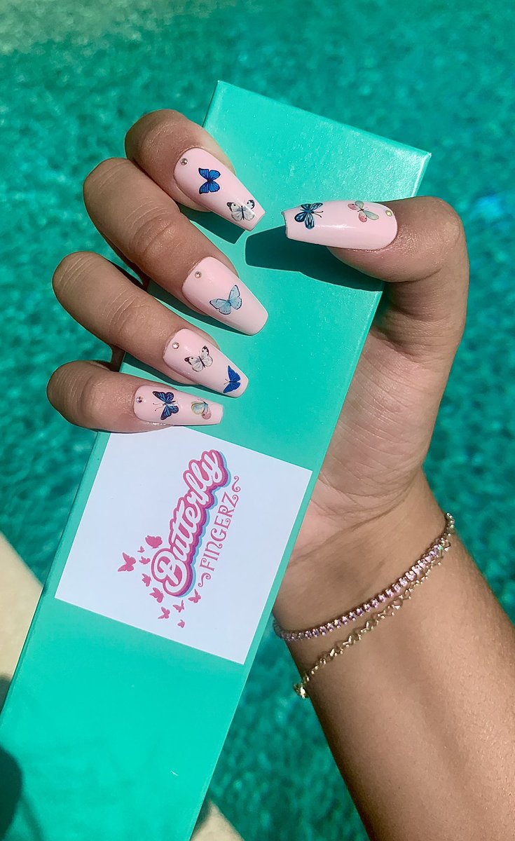 WrappedSunshine's tweet photo. In love with my new set from @butterflyfingrz 💅🏻🦋 https://t.co/z8KHKgVbIR