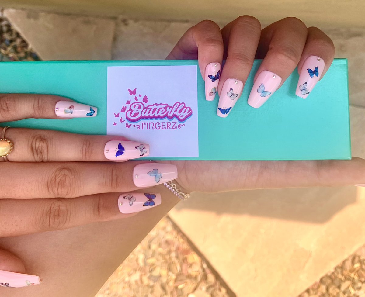 WrappedSunshine's tweet photo. In love with my new set from @butterflyfingrz 💅🏻🦋 https://t.co/z8KHKgVbIR