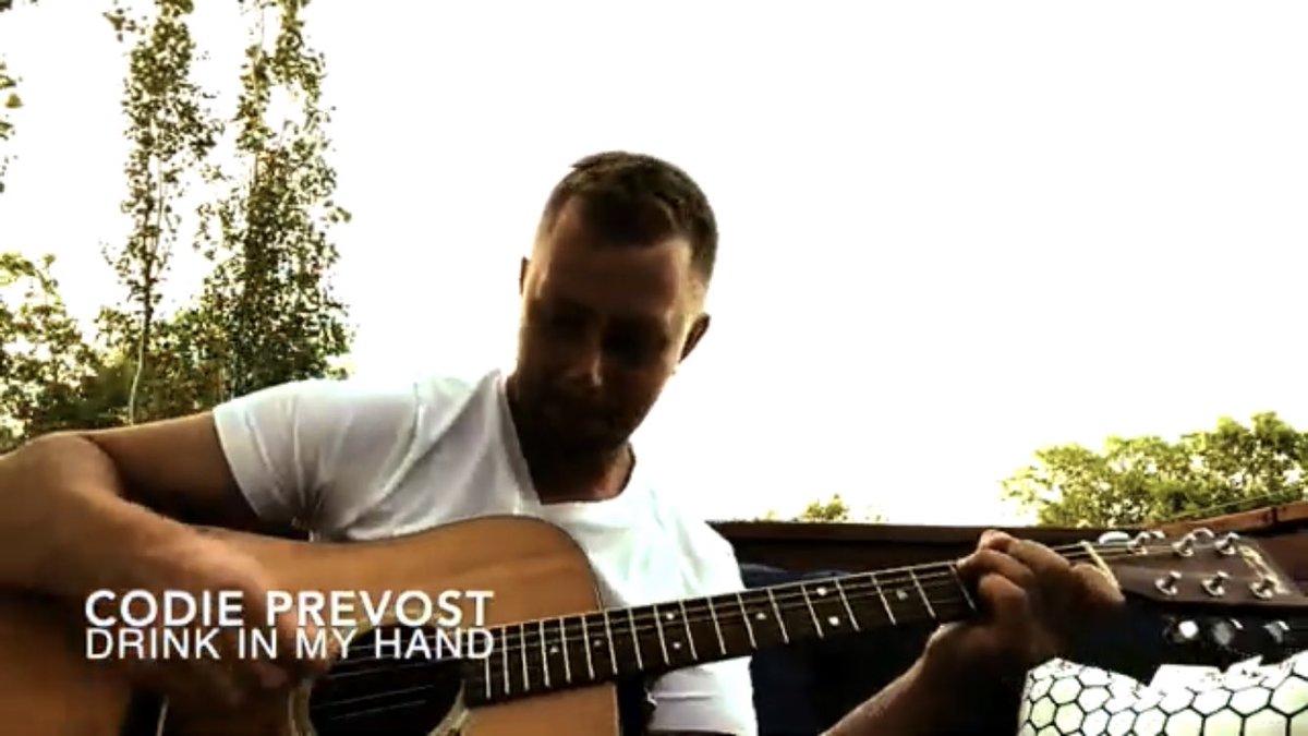 PatGrant7777's tweet photo. Hot summer evening, what could be better than sitting and listening to @codieprevost If you become a #CodieRodie you get to see and listen to things others can’t. Go visit Codie’s page give him a like and #JoinNow! 🎶❣️🎶 https://t.co/2CPyG7Ffvr