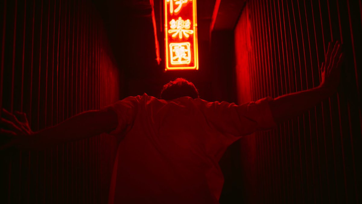immersiveglobe's tweet photo. Day Passes are now on sale! Get to know all-star immersive creators from across the world on a new social platform, coming every Sunday in August!

https://t.co/eO3Z2E7ulw

(Pictured: Sleep No More in Shanghai, which we'll hear about in Week Two) https://t.co/rs81owov6s