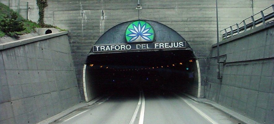 CittaMetroTO's tweet photo. Soddisfazione in @CittaMetroTO per l'esito della gara conclusa con assegnazione a Gruppo ASTM delle quote detenute in #Sitaf concessionaria tratte autostradali tra cui il #TraforodelFrejus."Le regole del mercato e della concorrenza hanno pagato"
+info su https://t.co/RKQ4jV6wlm https://t.co/ysWjCSZQOW