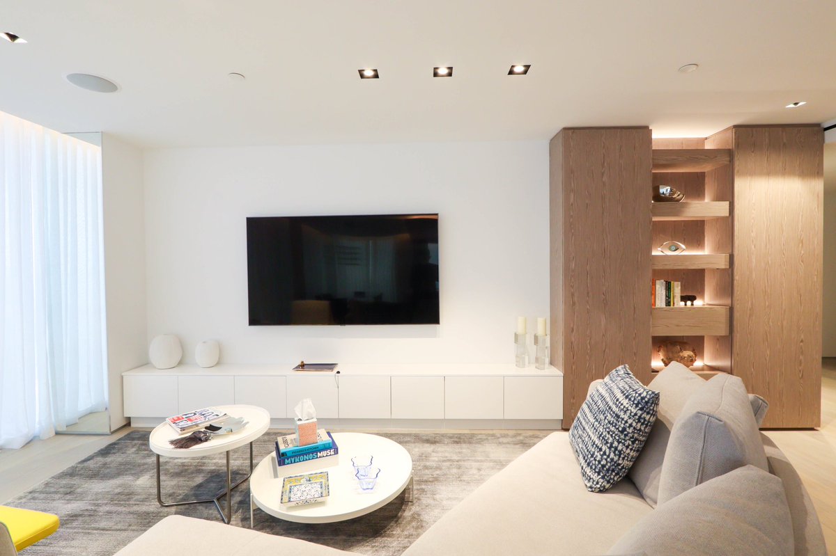 DavilaWoodwork's tweet photo. Right by the water, this Miami Beach apartment features Plank Silver Gray Oak paneling and White Satin finished cabinetry. Beautifully designed by designer Carol Deane 
from Interior Lab Studio! https://t.co/RLDj4mFxrx