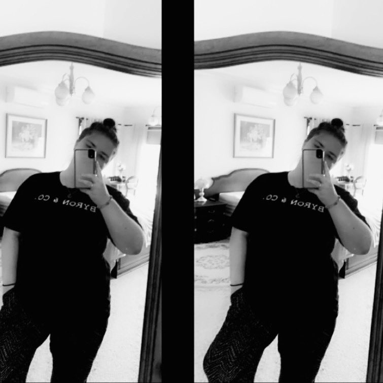 crawfsboba's tweet photo. I’ve struggled to accept my body for years and now I’m only just starting to accept it. I’ve been a little on the heavy side my whole life. I mean I wore an oversized black hoody to a meet & greet back in 2018 (4th pic) because I absolutely hated my body.
#mybodyisbeautiful https://t.co/swKNYbp5nk