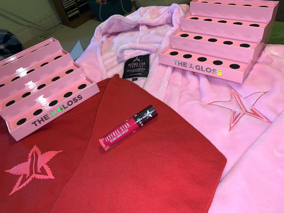My package from @JeffreeStar has finally arrived!!! he really did THAT😍this robe and hoodie are everythinggg! Im so happy to be adding all these babies to my collection!!!! #jeffreestar #jsc #shanexjeffree