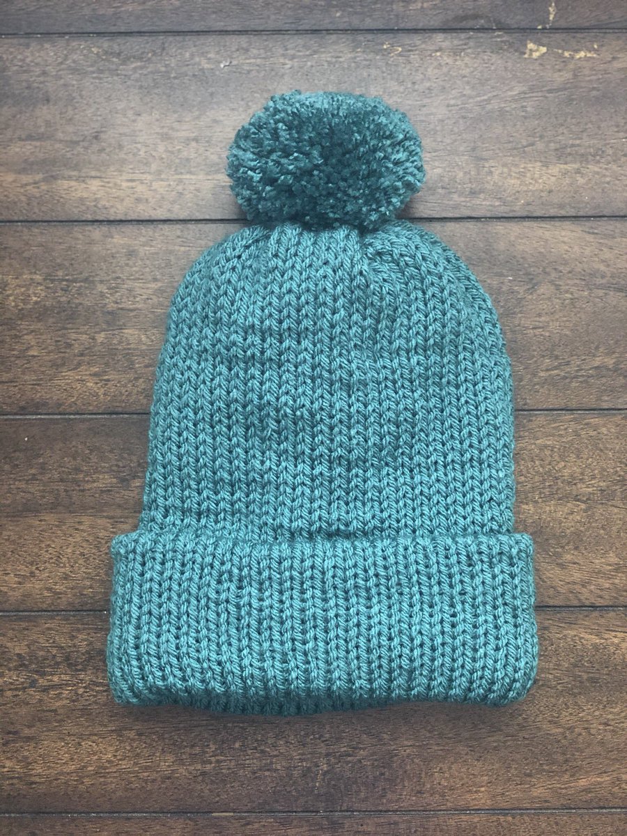 This was my first time using my addi-express(King) I just love the way it came out. #AddiExpress #Yarn #Beanie #BeanieWithAPomPom #YarnArt #PomPom #Homemade #HandMade #MadeWithLove #Looming #Knitting  #DIY #WorkingWithYourHands #Crafts #YarnBee #YarnCrafts  #MadeInAmerica