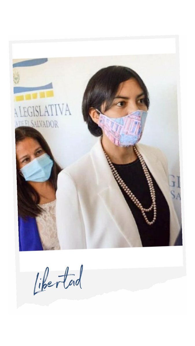 Ministra de cultura <a href="/suecallejas/">Suecy Callejas Estrada</a> utilizando su mascsrilla de nuestra nueva colección: Libertad, inspirada en el Centro Histórico de San Salvador❤ @vaizadesign
