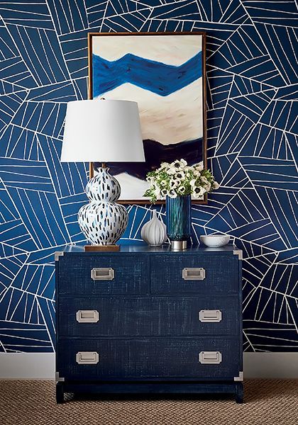 Modern Resource 2 offers an unpredictable array of lines, reminiscent of the modern and contemporary artworks. Check out our latest #FridayFiles to see more of the new collection from Thibaut Design. buff.ly/3hqKLw0
#wallpaper #interiordesign #interiordecorating