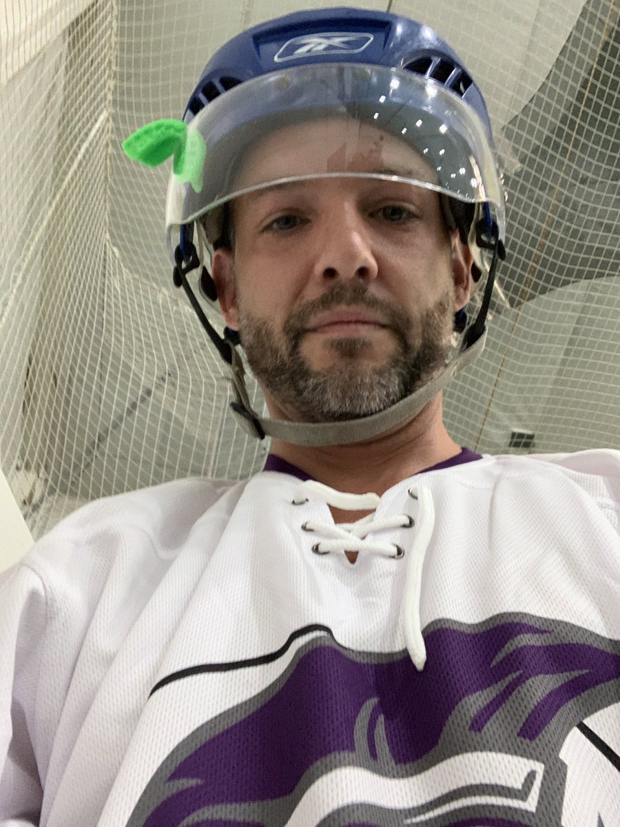 JayKondrk77's tweet photo. I feel like someone Tanya Harding’d my ass but first time long time to lace up. Got our asses kicked 7-2 but I scored 2 ;) #lowerbodyinjury and cool sweaters https://t.co/QfWNlr4iC7