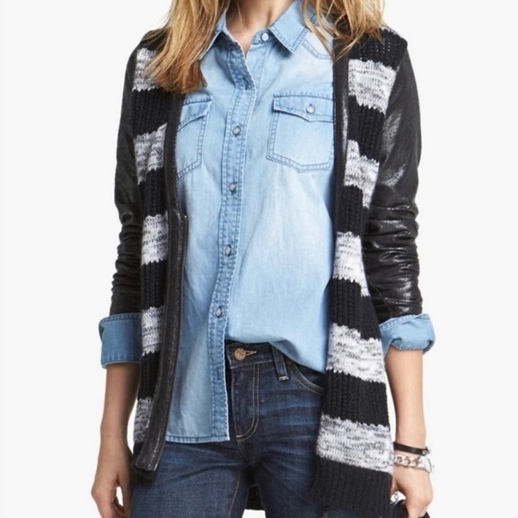 DespinaAPappas's tweet photo. So good I had to share! Check out all the items I'm loving on @Poshmarkapp from @Jerseygurl886 #poshmark #fashion #style #shopmycloset #madewell #trouve #vebieinternational: https://t.co/L23axlaefs https://t.co/QNfmpmmmkD